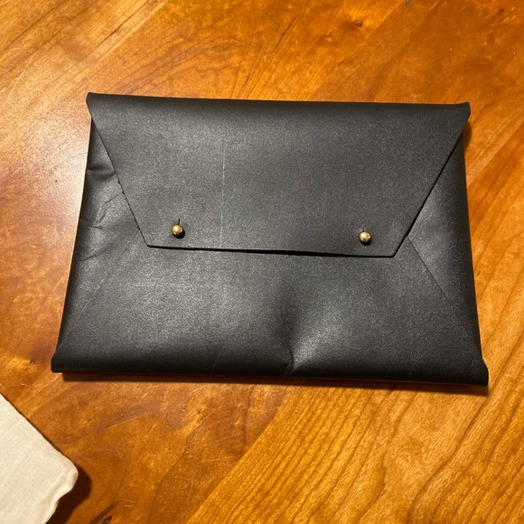 Tribe Alive Leather Pouch Wallet - Picture 4 of 8